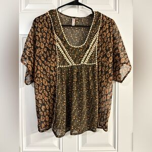 Xhilaration Leopard Print Blouse with Floral Accents✨